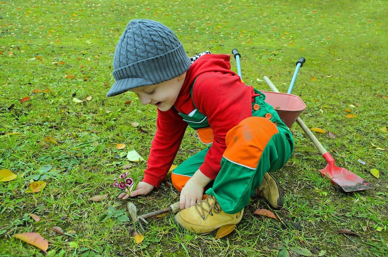 kid Why a Garden at Home is Necessary