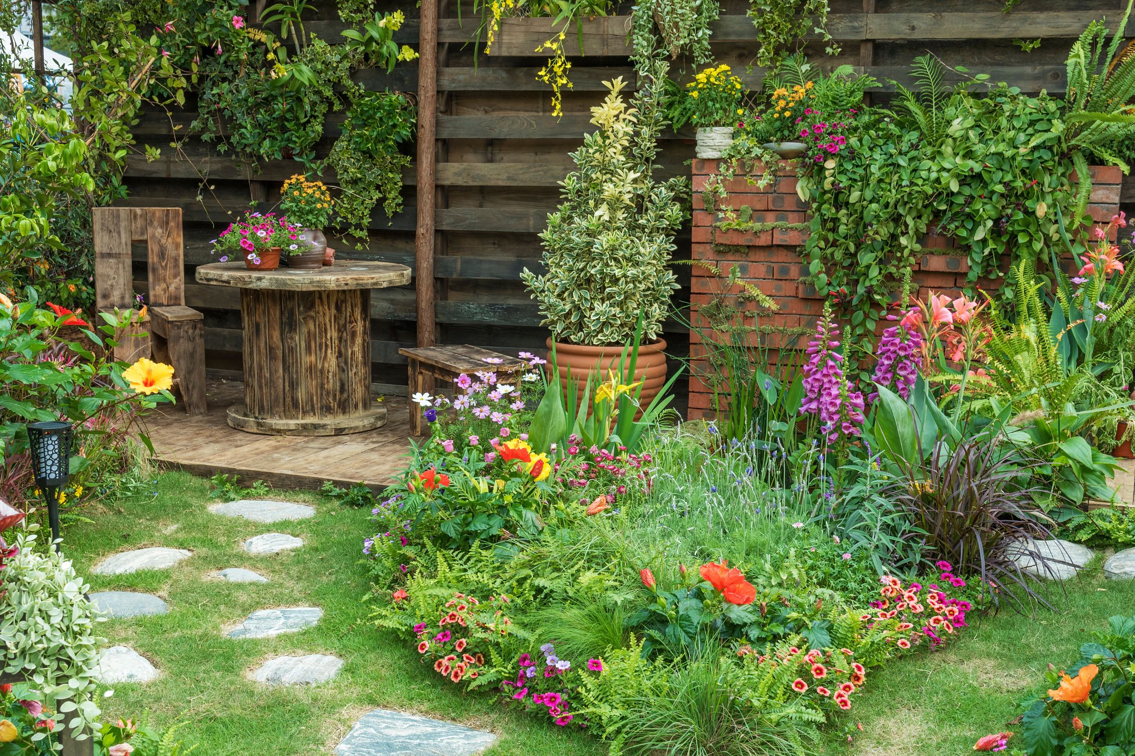 Tips for Extending Your Garden Into Your Outdoor Space